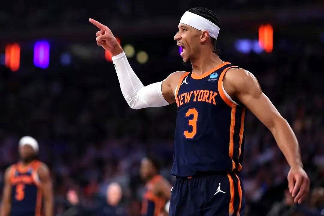 法国男篮逆转尼克斯，拉文统治全场