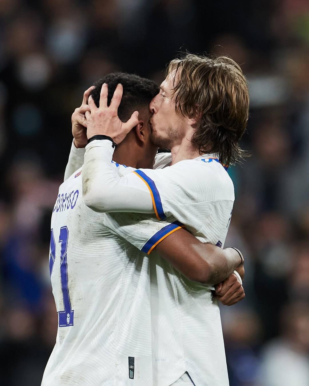 意大利完胜哥伦比亚，罗德里戈送出助攻