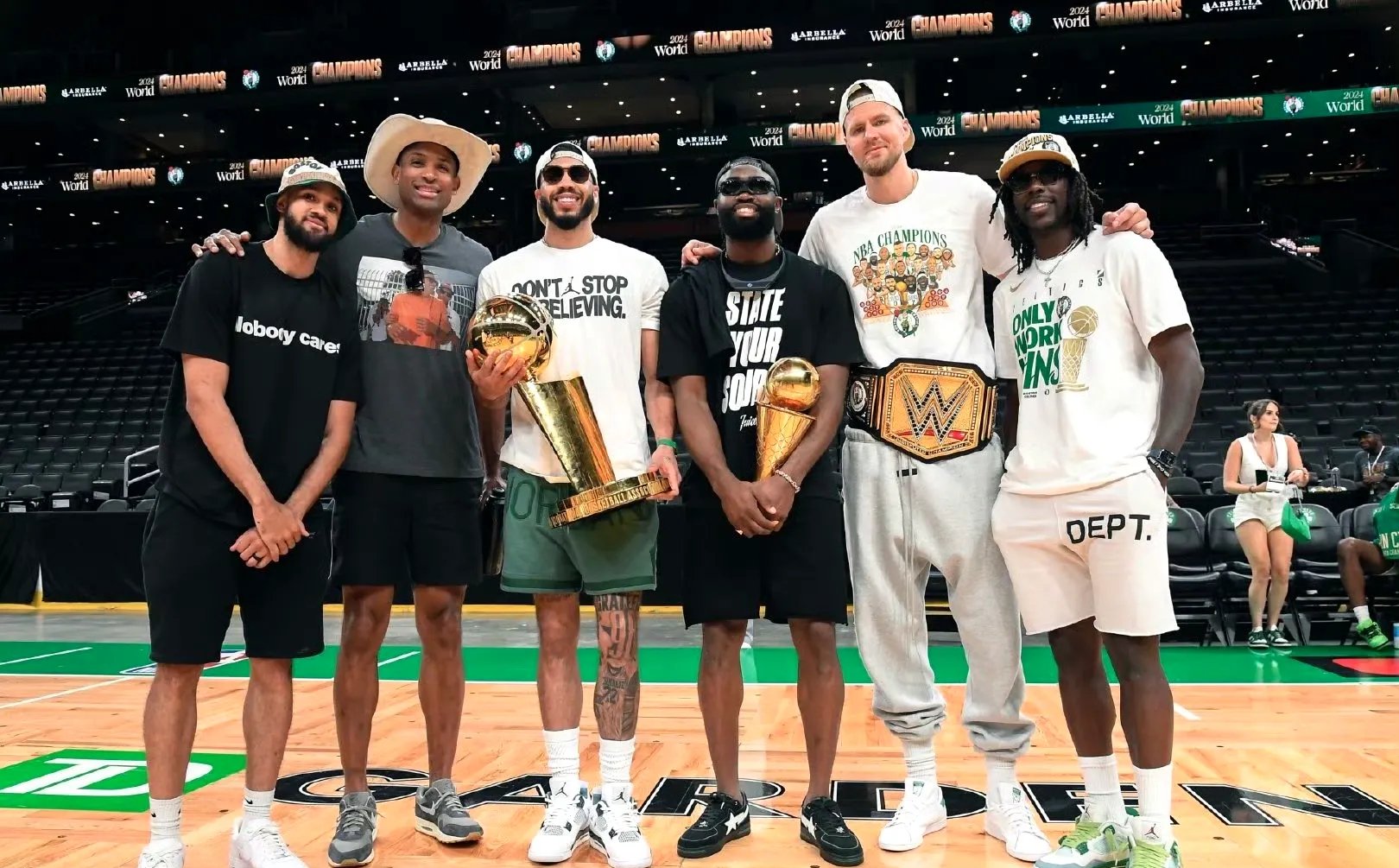 凯尔特人B队强势凯尔特人，布克统治全场的简单介绍