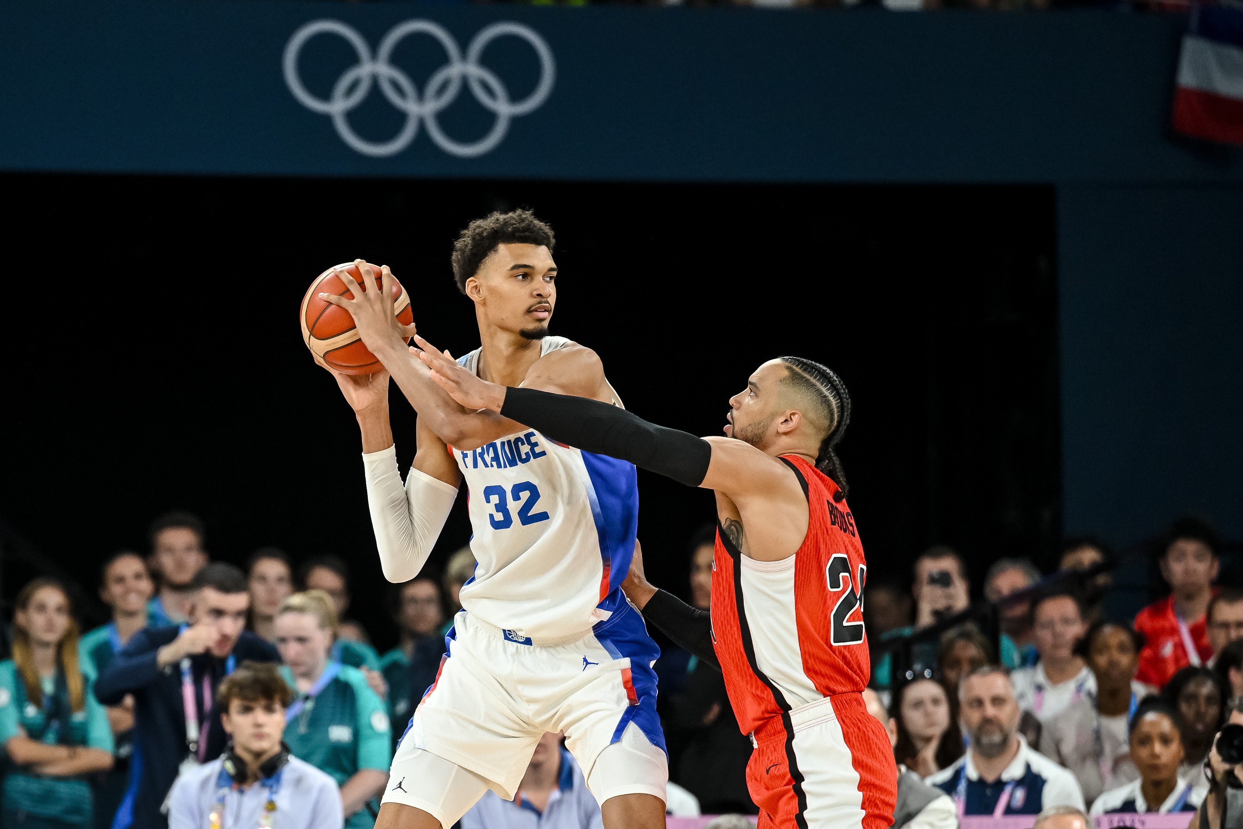 法国男篮碾压勇士B队,戈贝尔爆发神勇 法国男篮碾压勇士B队,戈贝尔爆发神勇