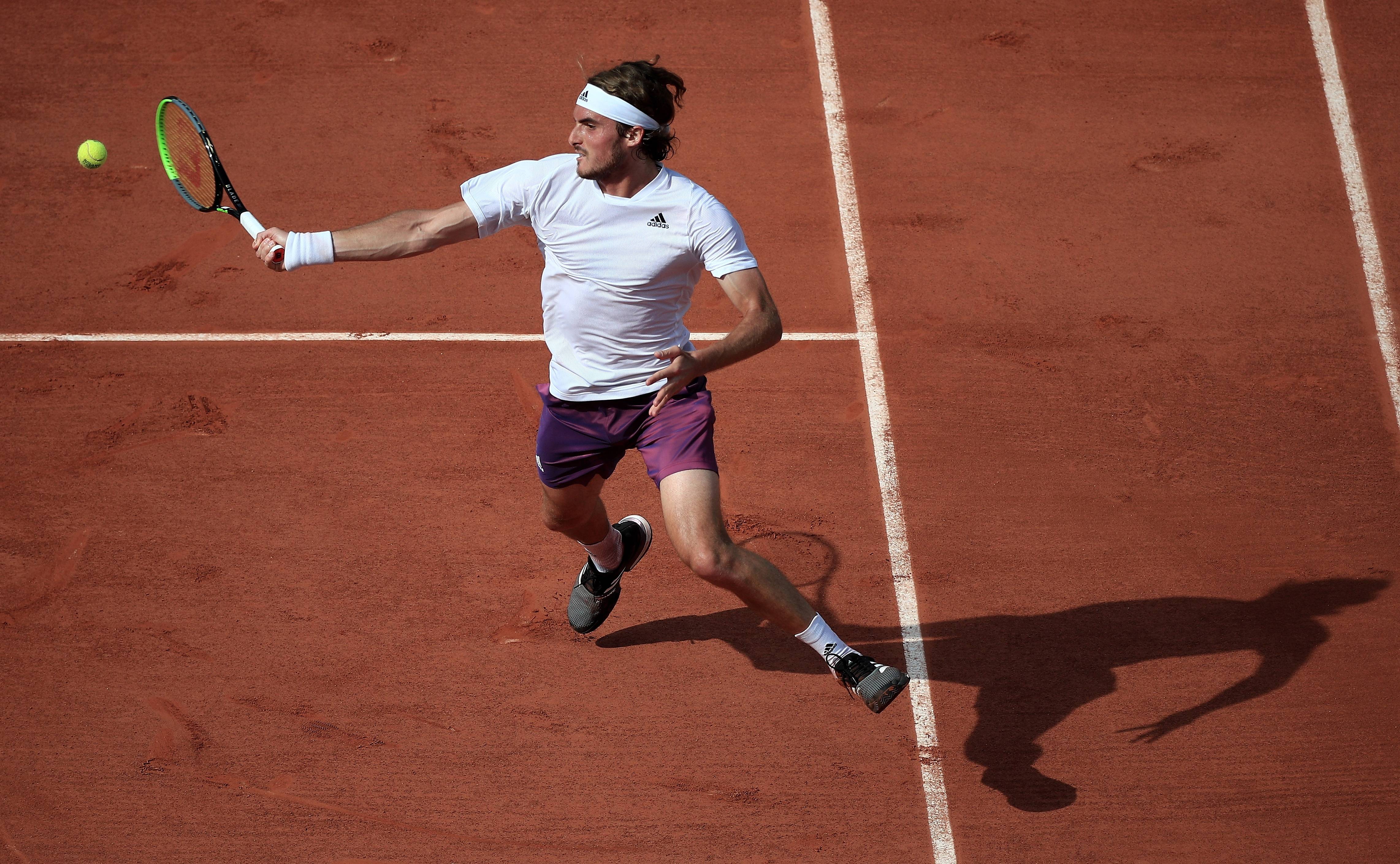 法国网球队鏖战西班牙网球队，西西帕斯惊艳世界