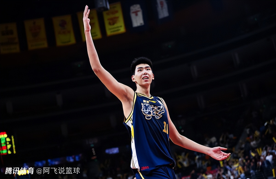 马刺力克国王，胡金秋点燃赛场