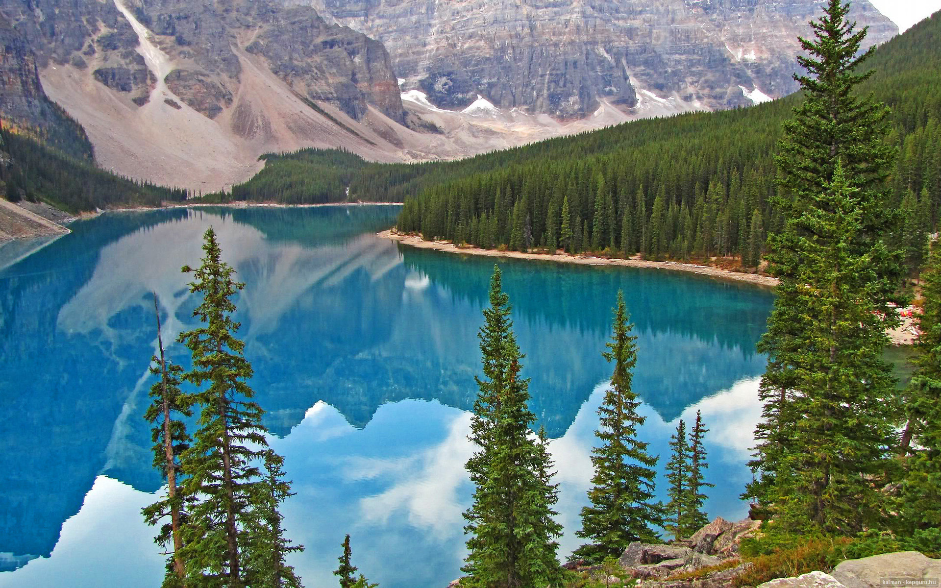 高卢雄鹰强势晋级,阿圭罗闪耀冠军之光